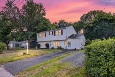 52 Boyle Rd 1