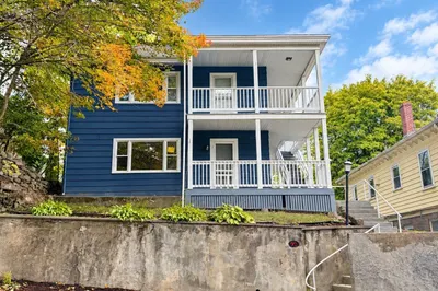92 Dresser St 1