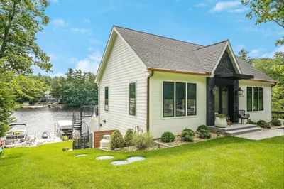 226 Lakeview Drive 1