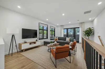 252 Main St #101
