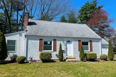22 Oak St