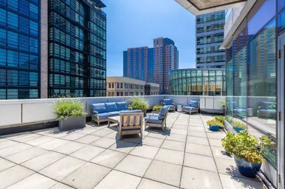 3 Avery St #906 1