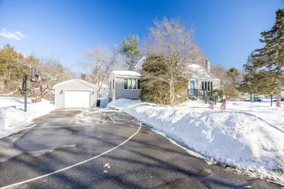 19 Pleasant St