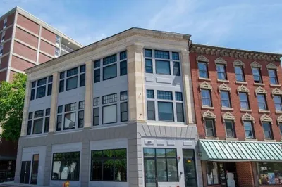 409 Main St #3B 1