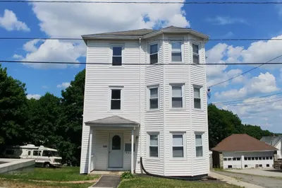 8 N Steele St #3 1
