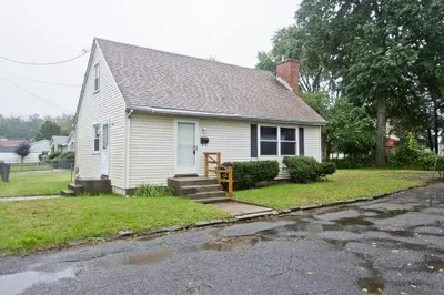 19 Lemay St 1