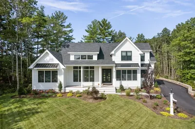 15 Shagbark Circle 1