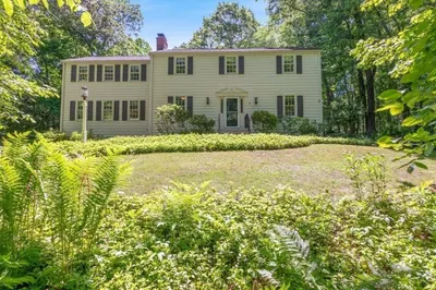 135 Raleigh Tavern Lane 1