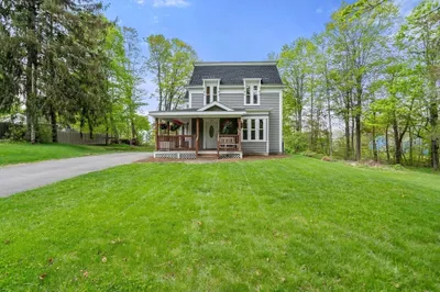 23 Schoolhouse Rd 1