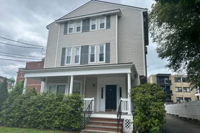 12 Surrey St #3