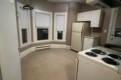 28 Pond St #3 1