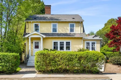 11 Hawthorne Ave