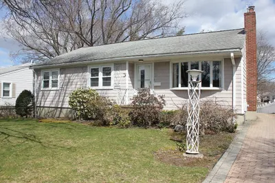 162 Dean St 1