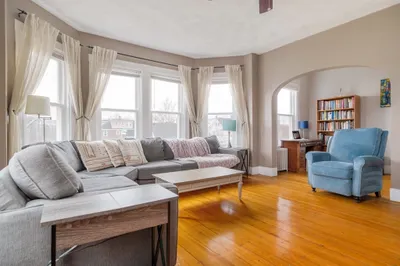 49 Temple St #3