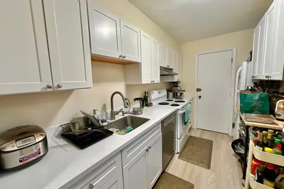 804 Centre St #7