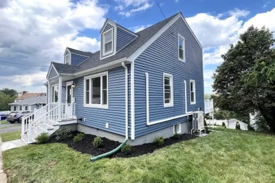9 Crestway Rd 1