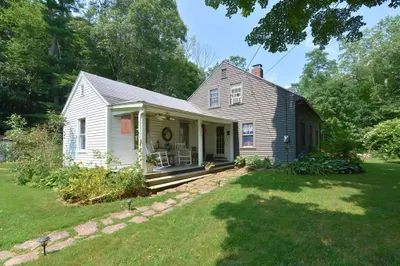 366 Breakneck Rd 1