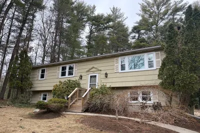 330 Pleasant St 1