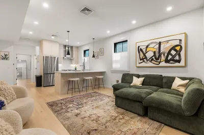 38 Lexington Street #101