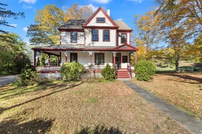 451 Gleasondale Rd 1