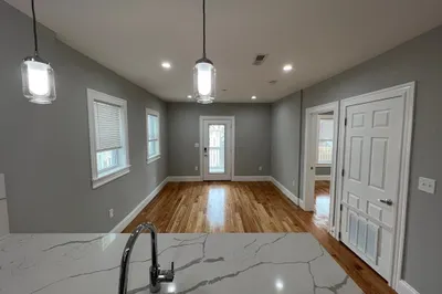 15 Harold St #2