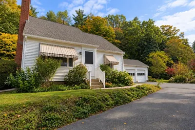 390 Leyden Road 1