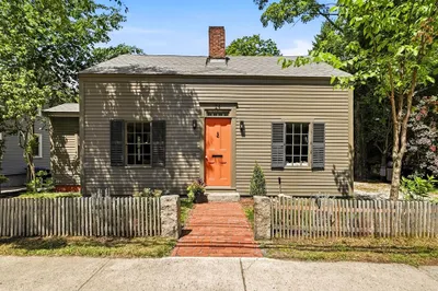 24 School St