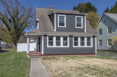 134 Montague City Road 1