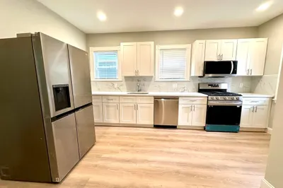 18 Bromfield Rd #1