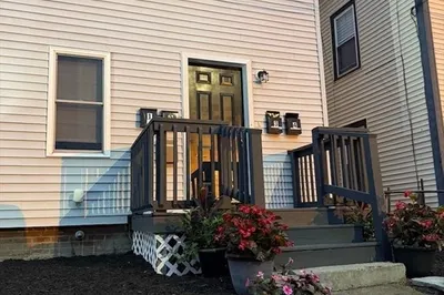 62 Sheridan St 1