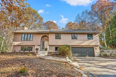 8 Fernwood Pl