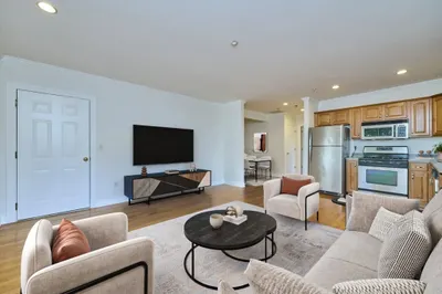 32 Beach St #1 1