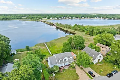 17 River Road 1