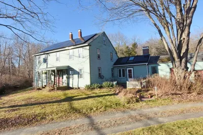 10 Lakeshore Dr 1