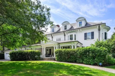 260 Franklin St 1