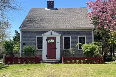 231 Mill Ln 1