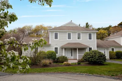 2 BEach Plum Ln #E