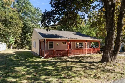 18 Edgewood, Dr