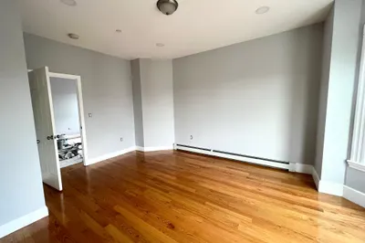 107 Chelsea St #1 1