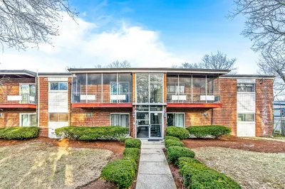 125 Grove St #7