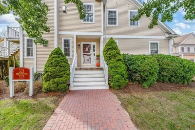 319 Hampton Way #319 1