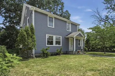 190 Manomet St 1
