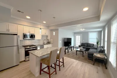 7 Waumbeck St #3 1