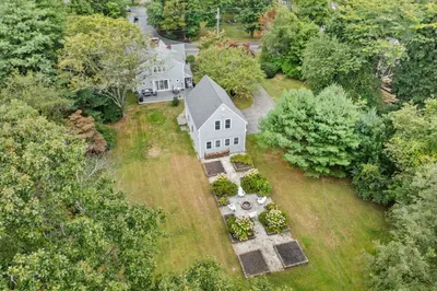 219 Old Oaken Bucket Rd 1