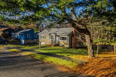 39 Mark Ave 1