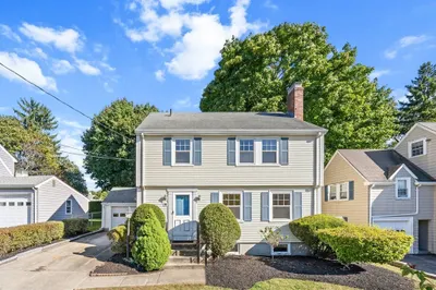 82 Lovell Rd