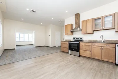 909 Hancock St #2