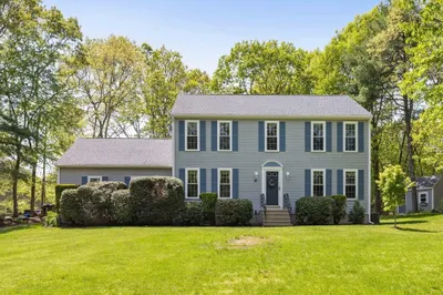 10 Barnstable Rd