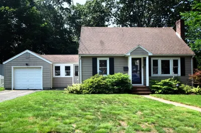 17 Top Hill Ave