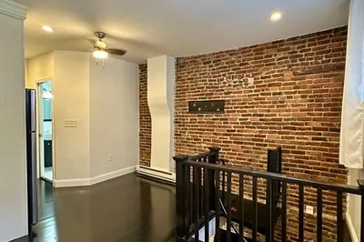 201 Salem St #1